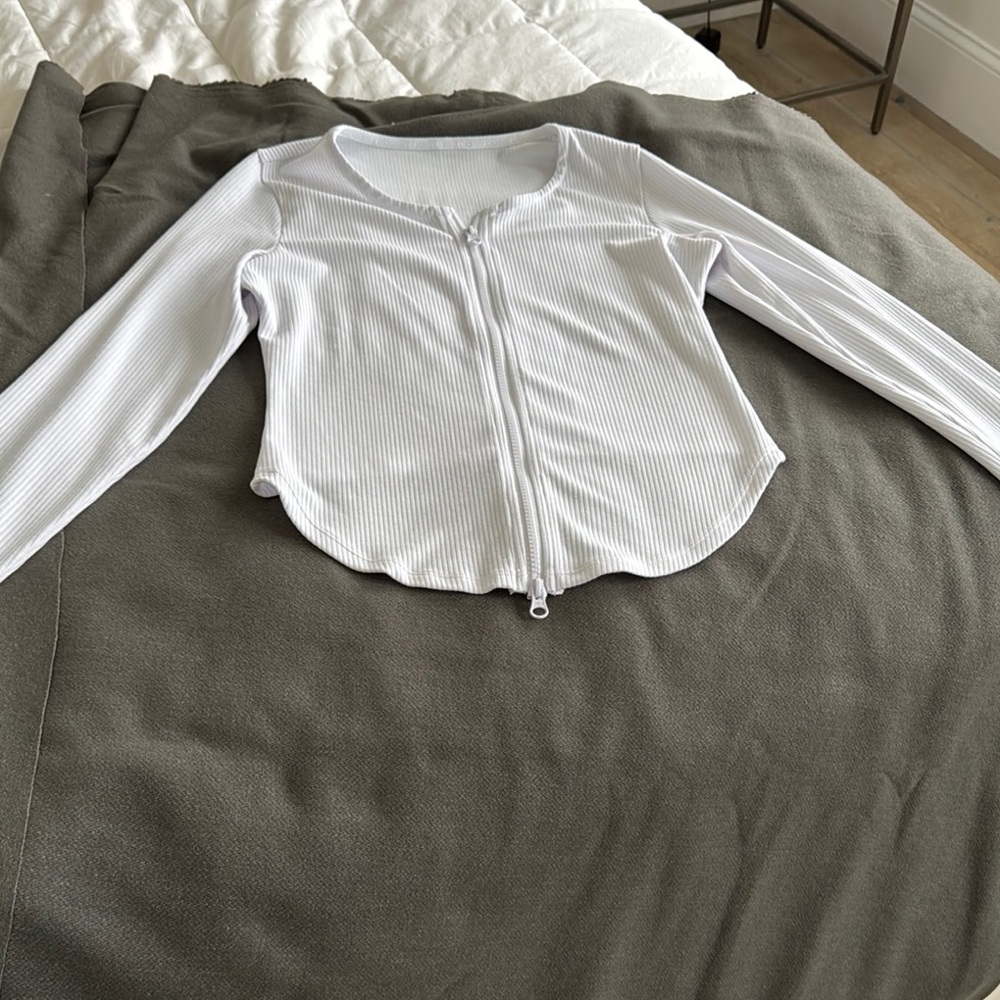 ALO Yoga White Ribbed Zip-Front Crop Top